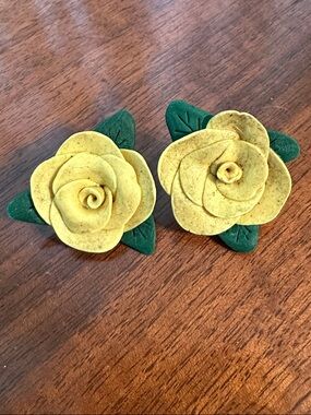 Vintage Handcrafted Resin Yellow Floral Clip on Earrings with Green Leaves